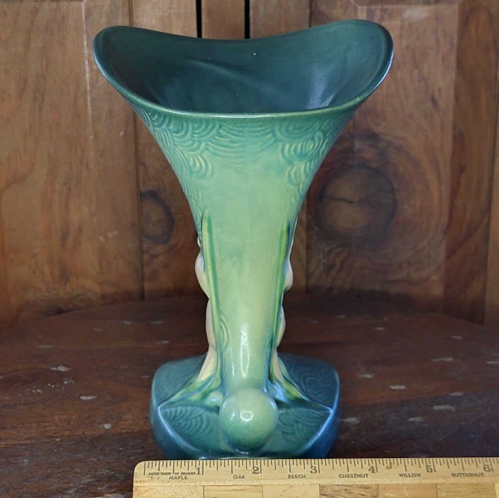 Roseville Zephyr Vase - Picture 8 of 17